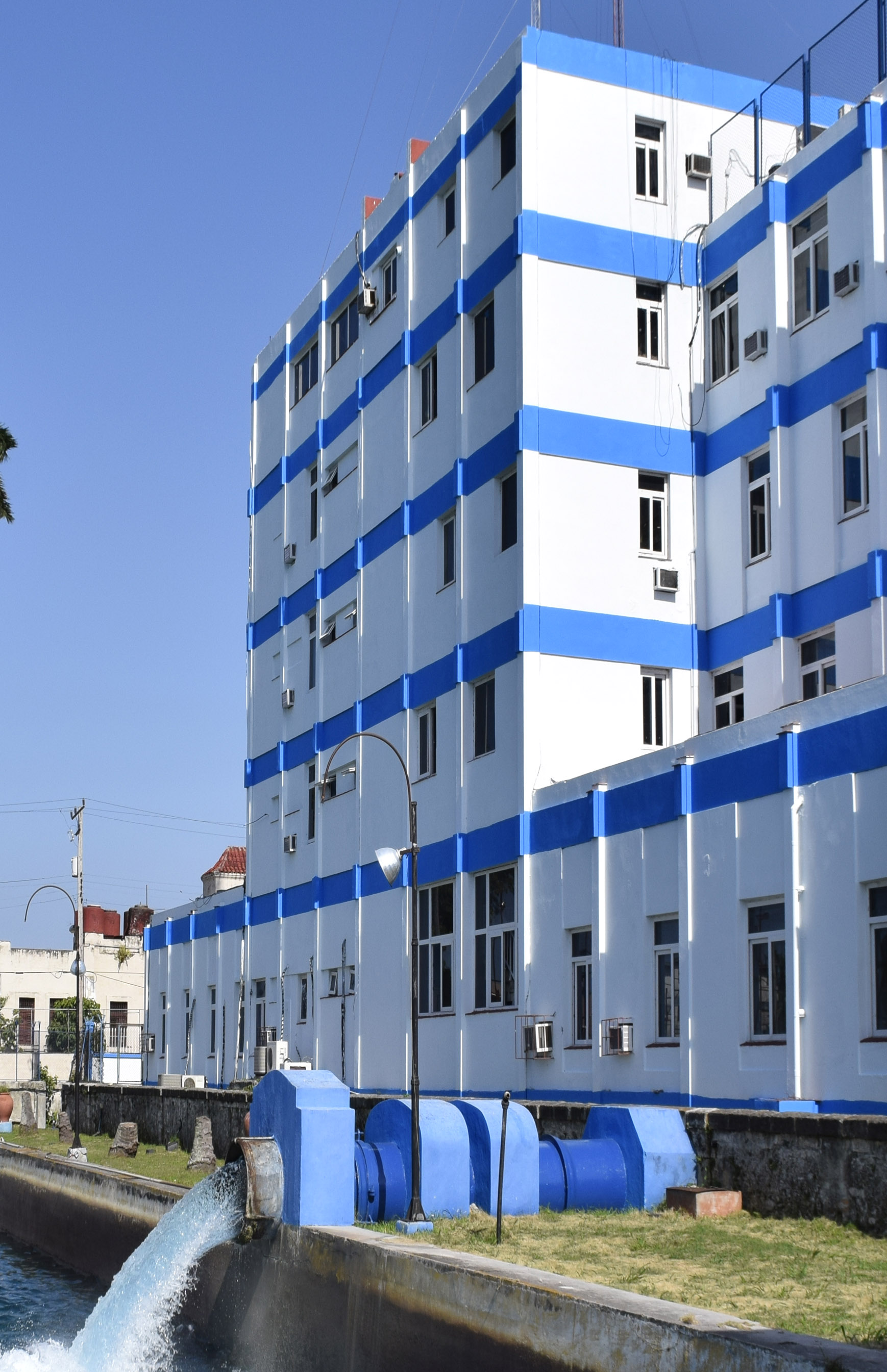 Edificio de Sede Social Aguas de la Habana